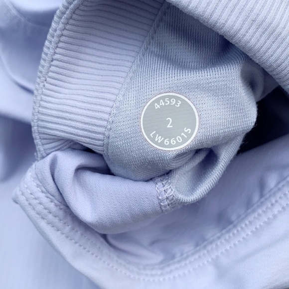 LULULEMON Studio Crop (No Liner) - Cool Breeze - Picture 9 of 15